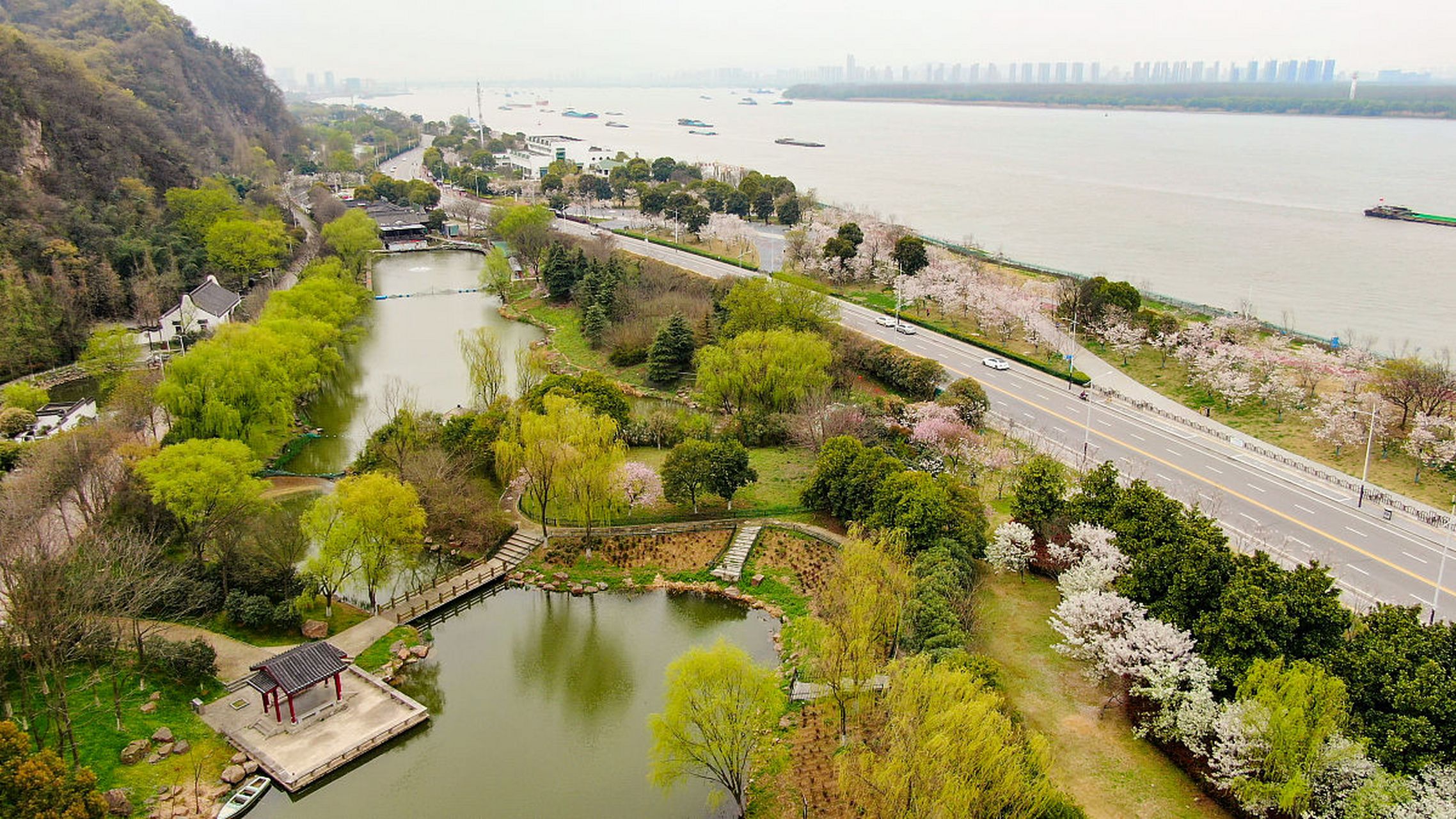 哇塞,这次我去了南京的幕燕滨江风貌区,真的是美哭我了!