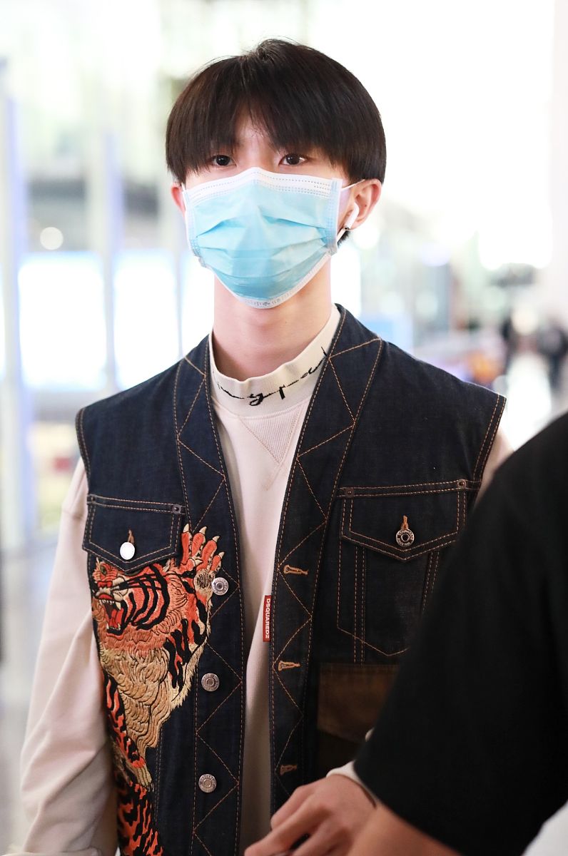 人民网评组织粉丝借贷集资,点名马嘉祺后援会