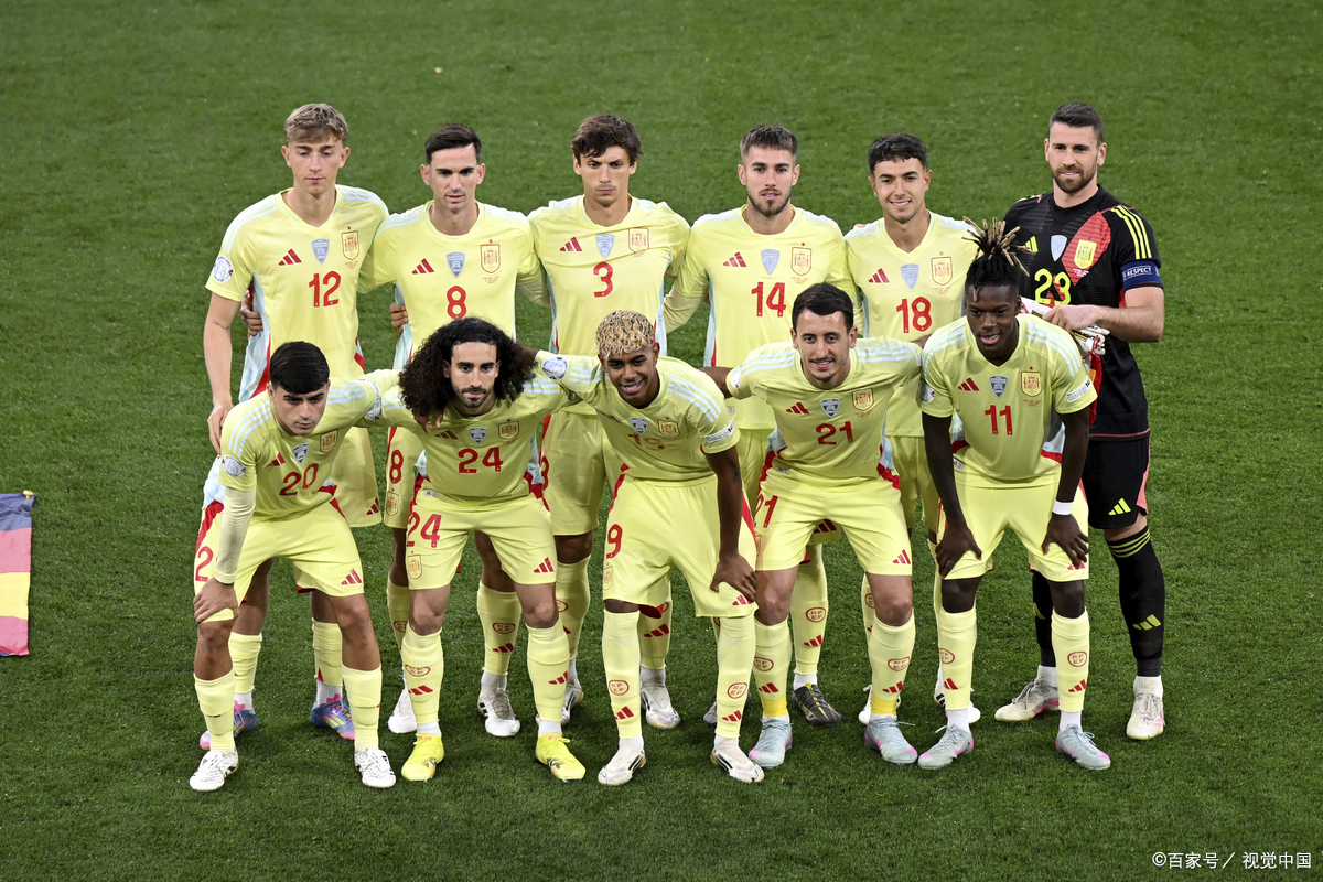 意大利上一代三大旗帜性后卫卡纳瓦罗,内斯塔,马尔蒂尼