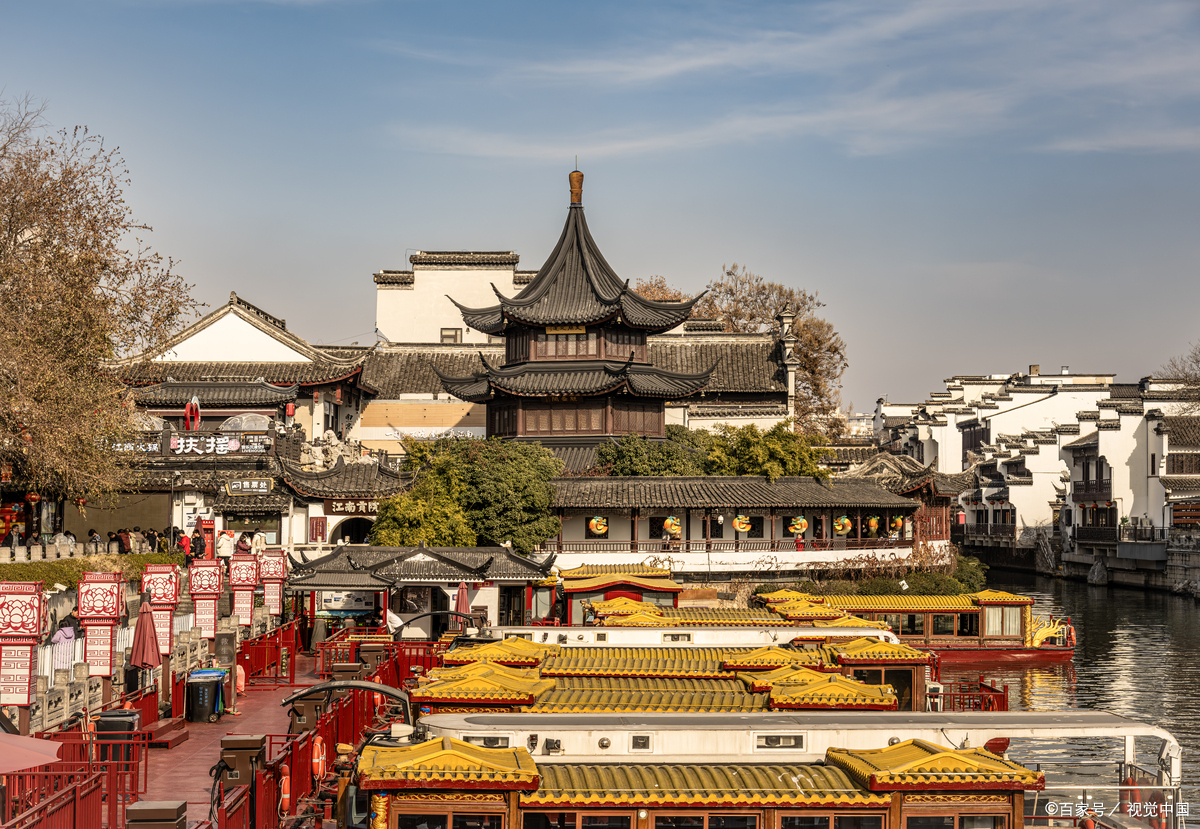 这里,不仅是中国古代儒家文化的象征,更是江南水乡风情与明清古建筑