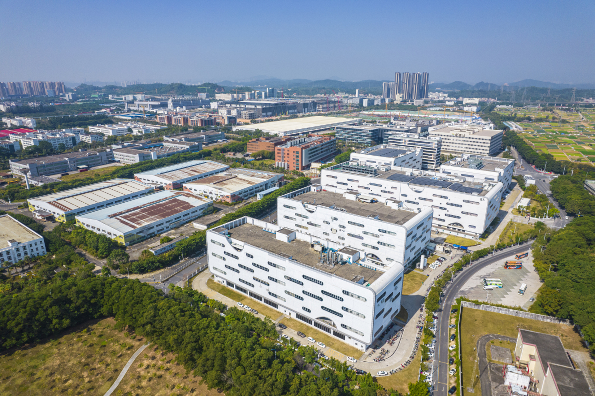 惠州市惠阳区秋长白石村小产权房位于深圳地铁14号线附近,交通便利