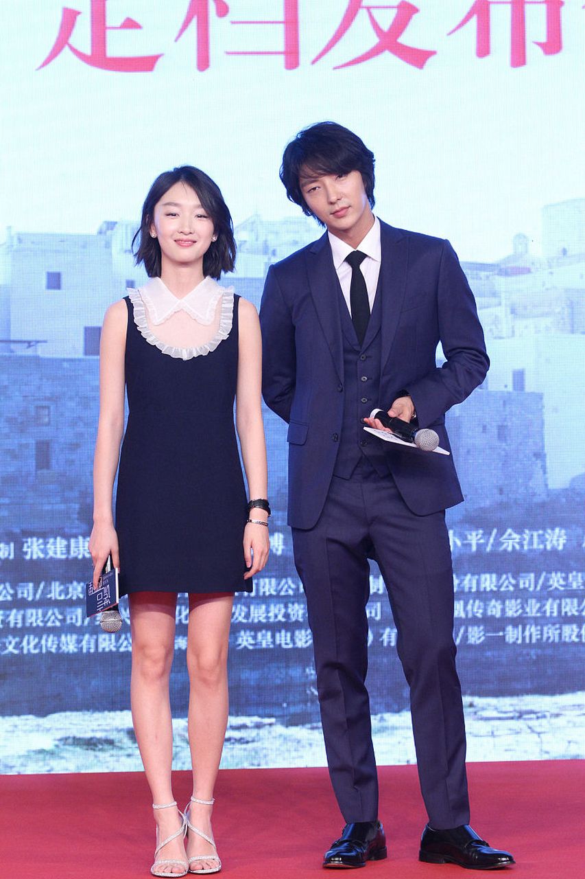 刘昊然和周冬雨是中国电影圈中备受瞩目的一对明星.