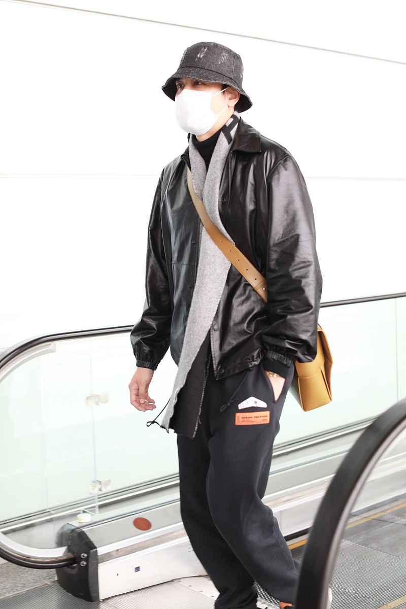 机场生图,大哥彭冠英