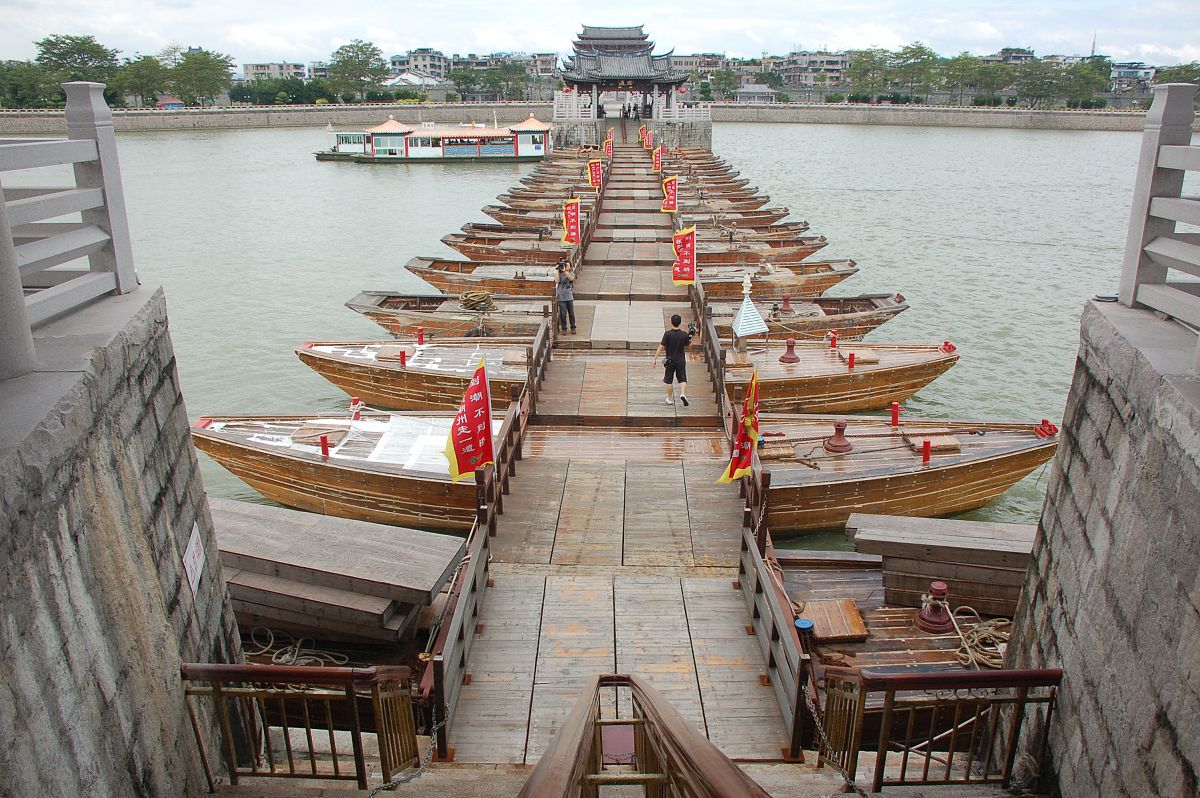 广东潮州广济桥:千年浮桥奇观 解密自动闭合之谜