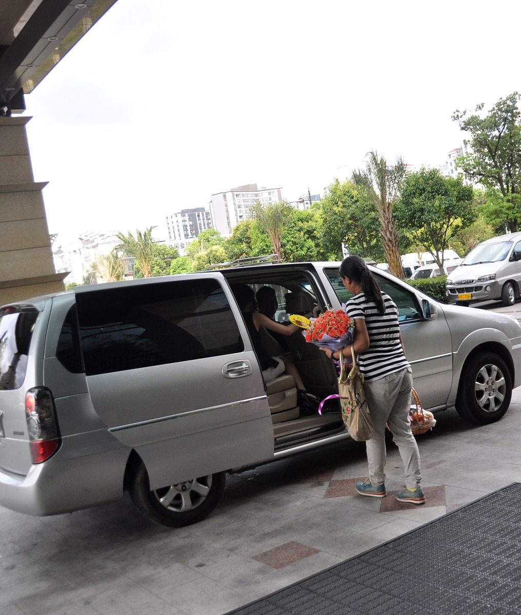 五营殡仪馆,接运遗体,长途殡仪车殡葬车灵车