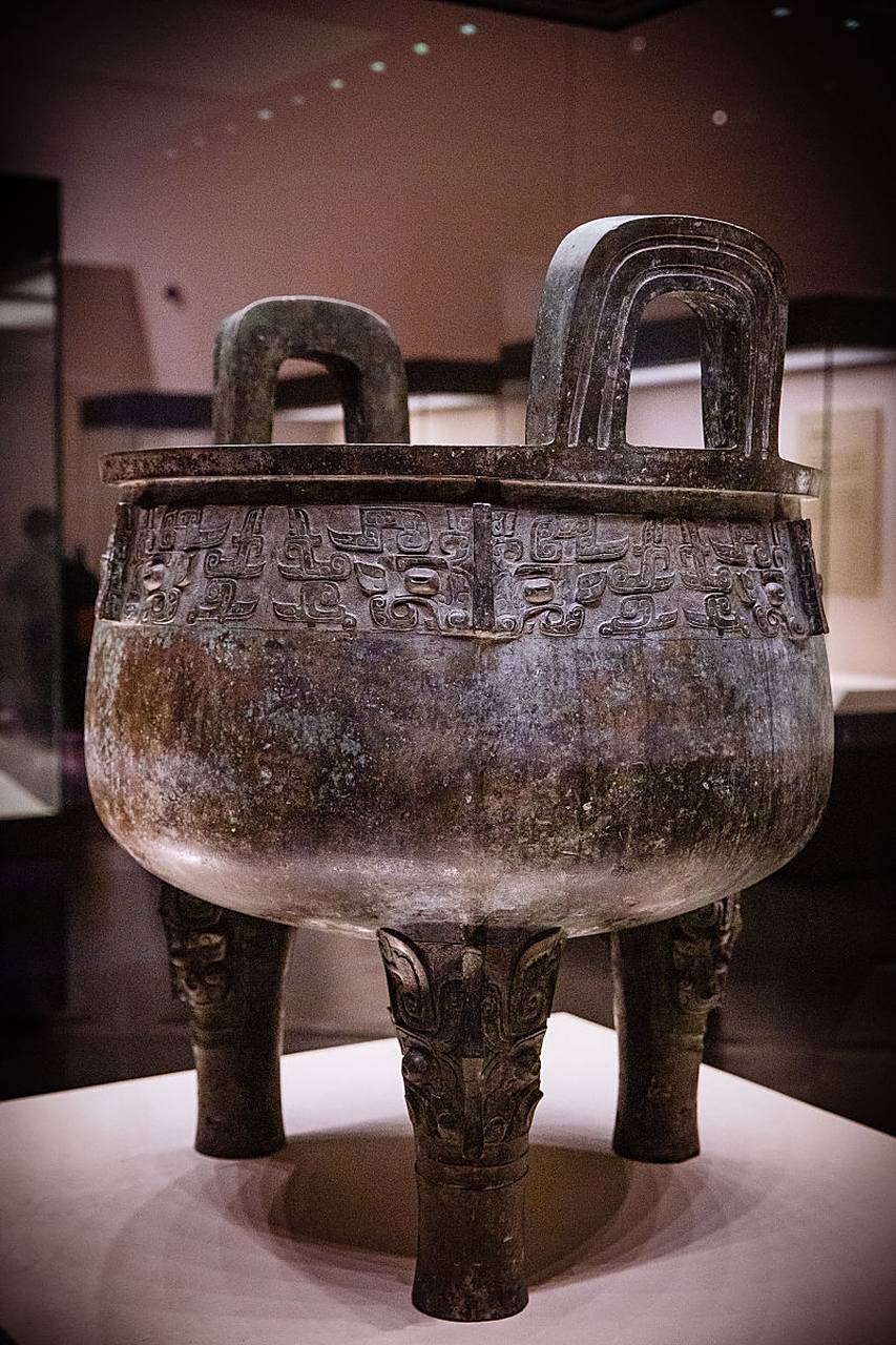 中国禁止出国展览文物之:大盂鼎  大盂鼎,又称盂鼎或廿三祀盂鼎,是