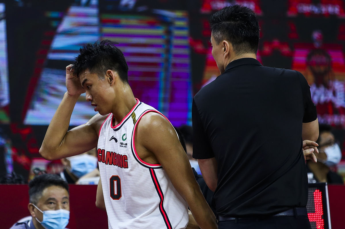 21-22赛季广东男篮球员年薪公布,7人合同到期,苏伟还有一年合同