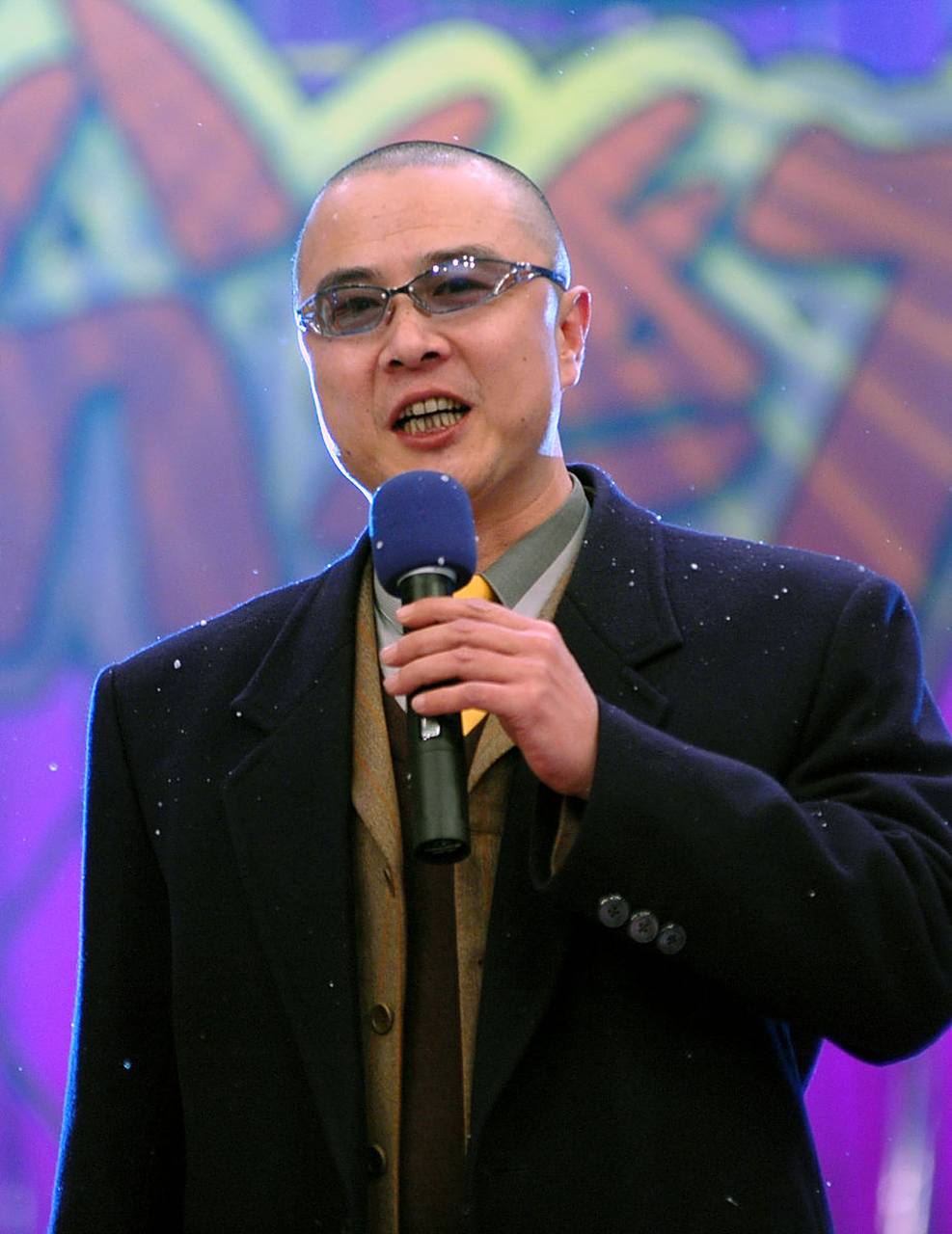 1990年,49岁的陈丽华嫁给了38岁的迟重瑞.