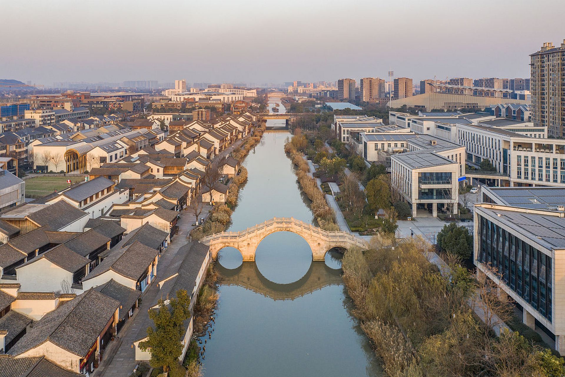 嘉兴是一座历史文化名城,具有典型的江南水乡风貌,以下是一份以两天为