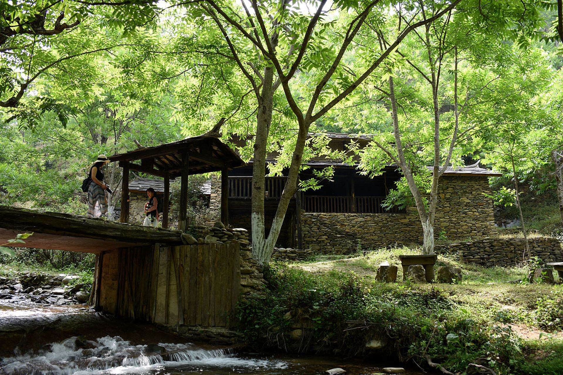 金秋图文动态创作节# 秋天到信阳旅游必去的一个景点是郝堂村.