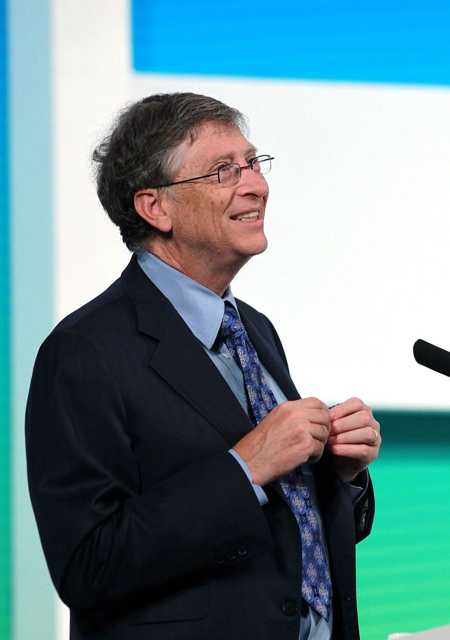 比尔·盖茨(bill gates),全名威廉·亨利·盖茨三世,简称比尔或盖茨.
