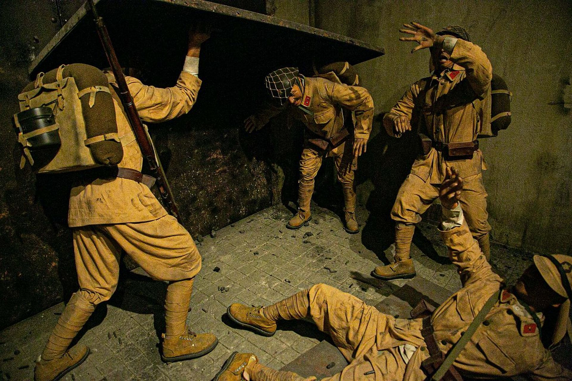 从南到北,从东到西,无数国人慕名前往哈尔滨731部队遗址参观.