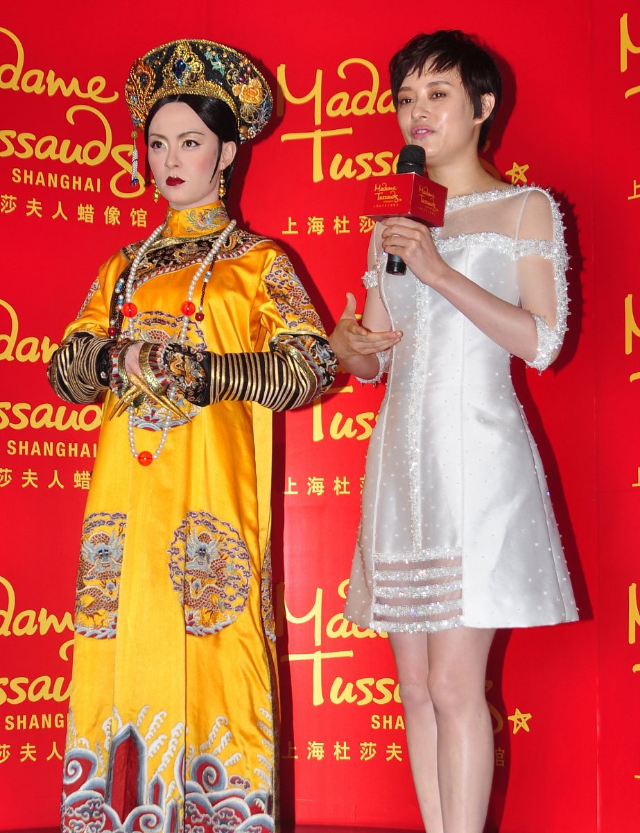 孙俪胡杏儿二搭演情敌:会议室对峙到河边落水,每一帧都是演技修罗场