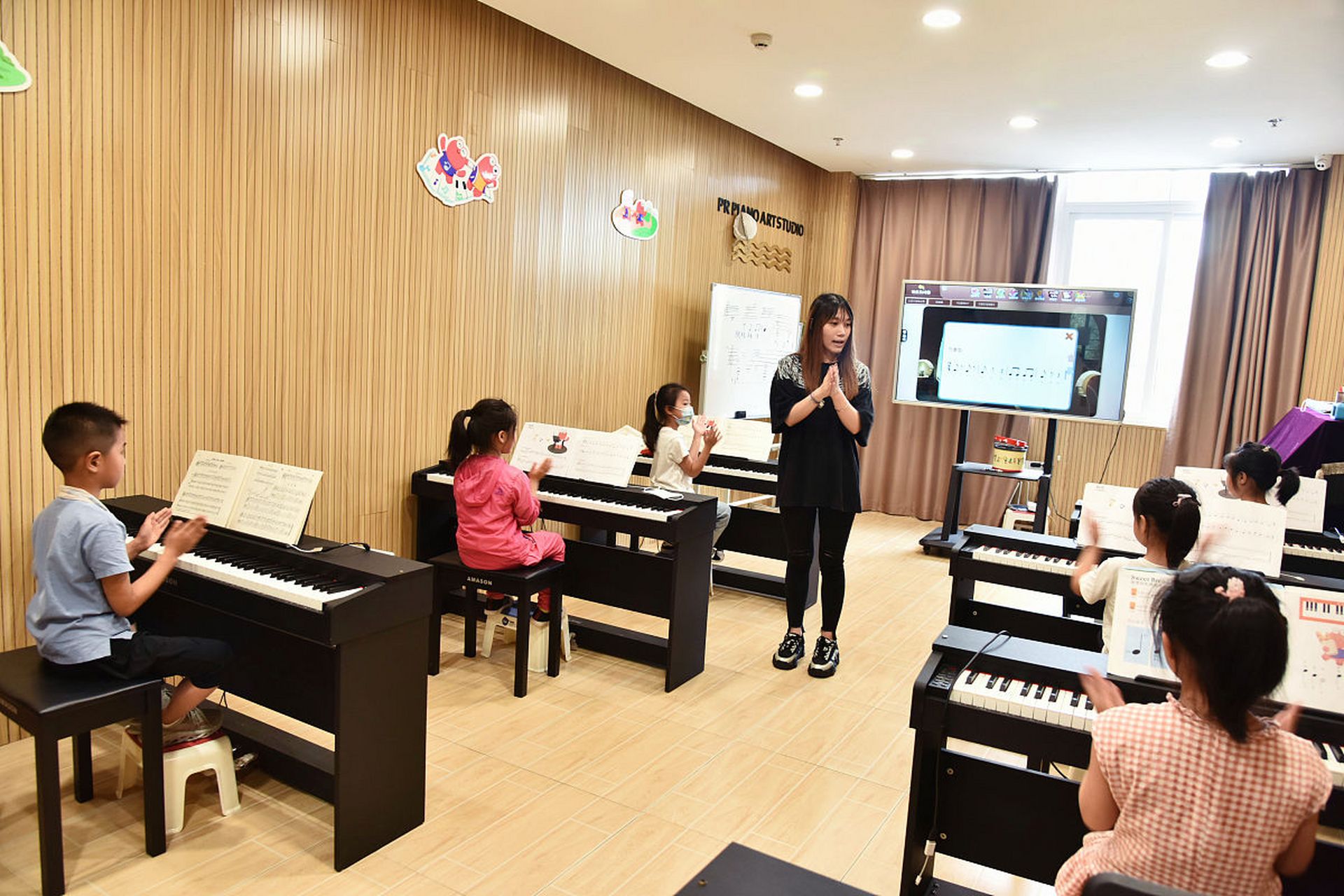 而学习乐器是接触音乐的一种非常有效的方式
