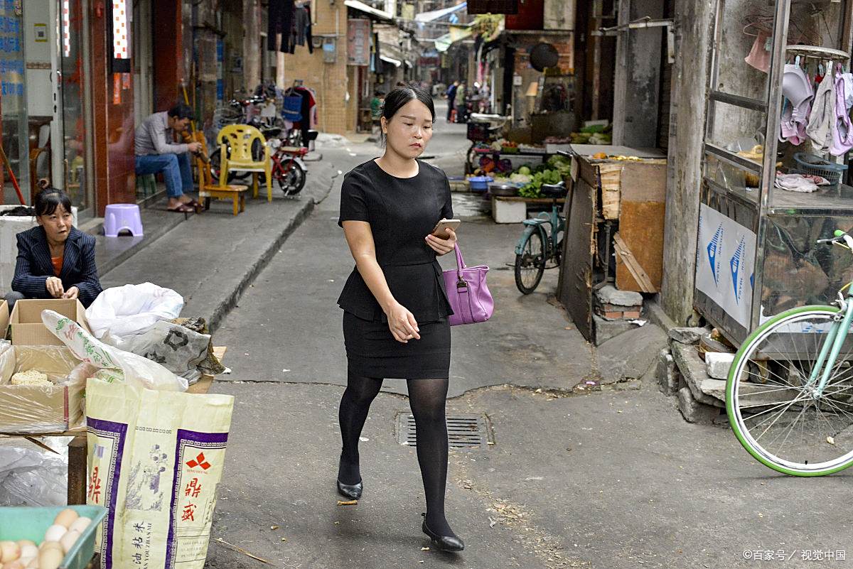 去了湖南邵阳县老阿姨站街真实图陈秀雯在街头摆摊照片山阳县那有小姐