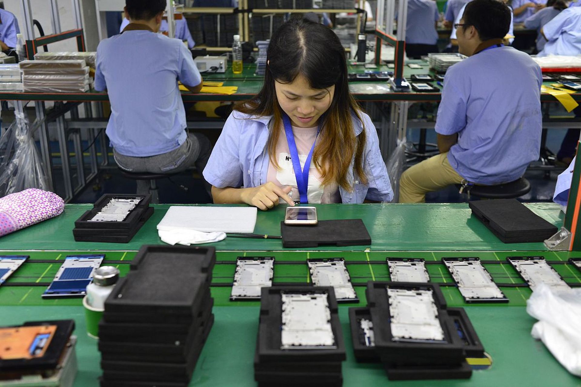 大学生暑假涌向工厂流水线# 说起暑假工这事,想起来一个同学的遭鲻.