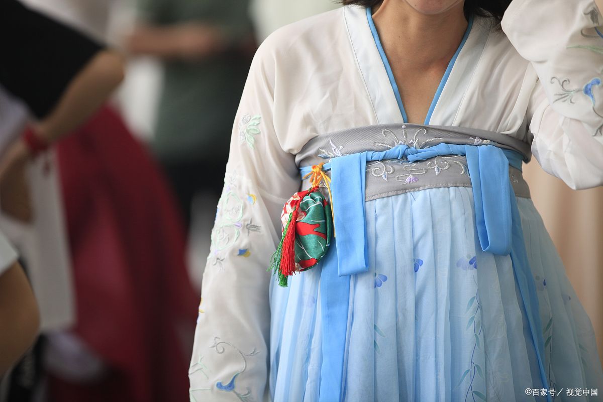 其实端午节佩戴香囊是有很多好处的