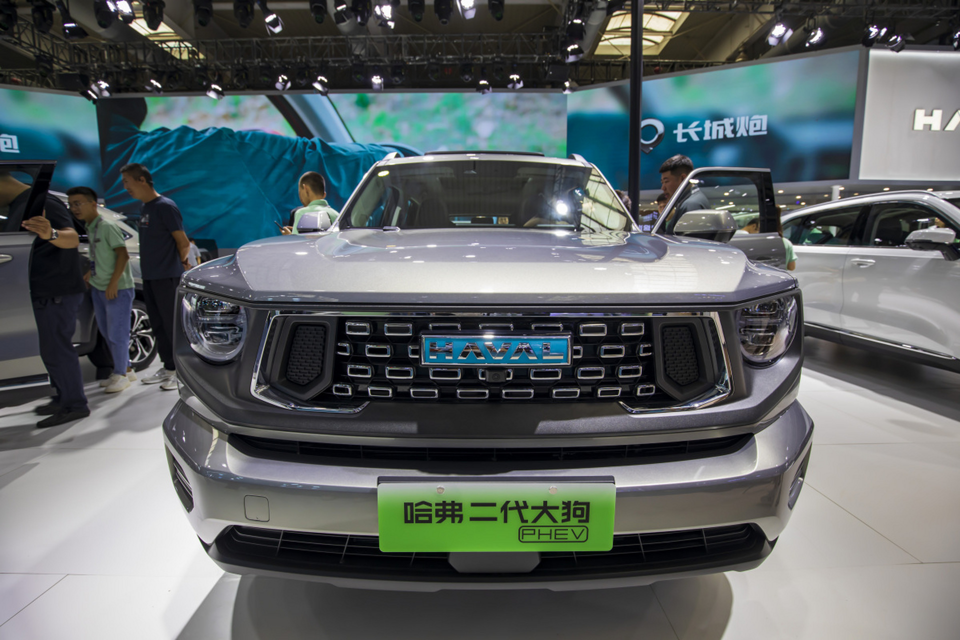 除了性能方面的亮点,哈弗二代大狗phev在外观设计上也给人留下深刻