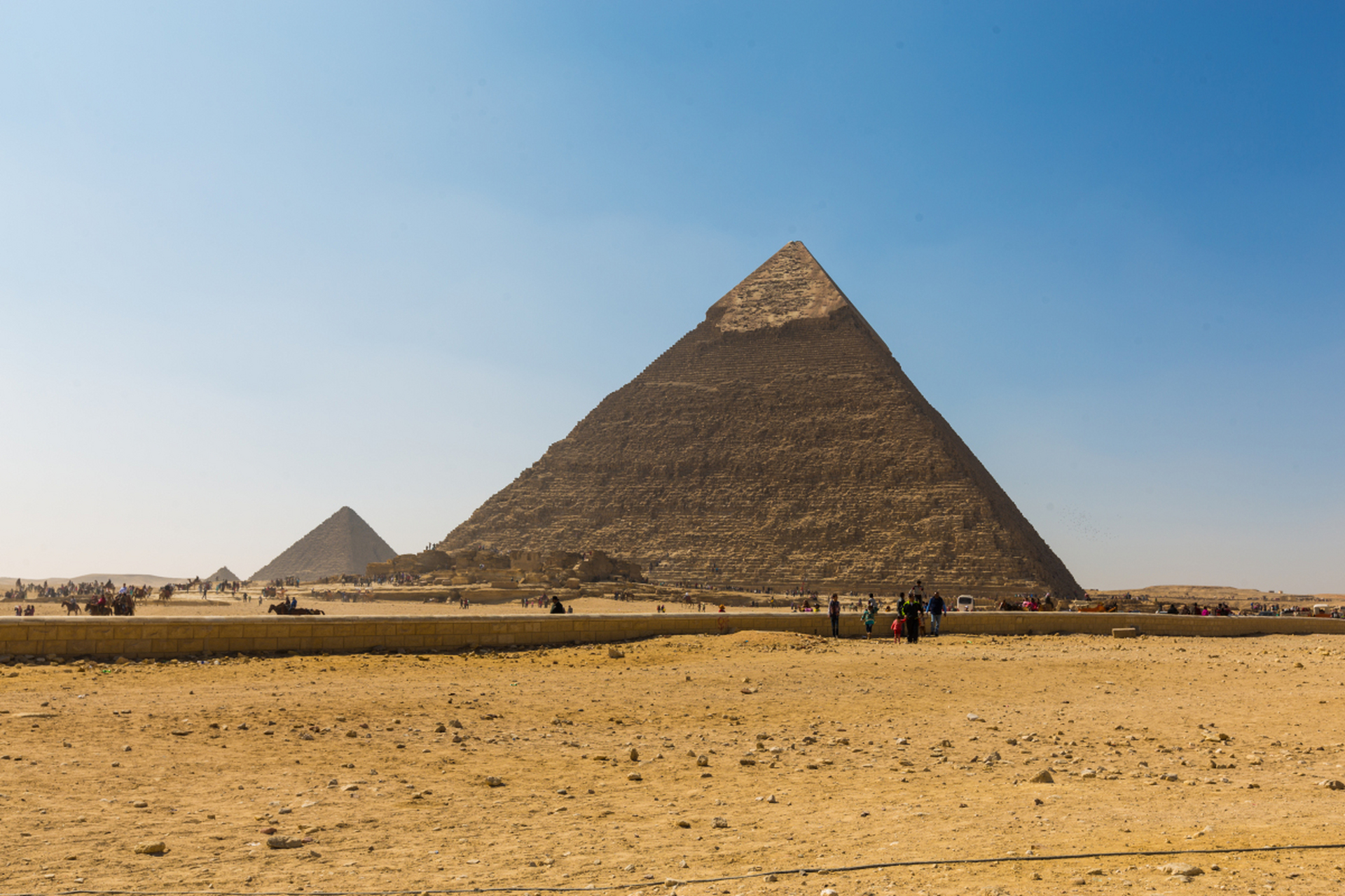 历史故事#  #历史# #三分钟讲历史#   揭秘非洲金字塔的建造之谜!