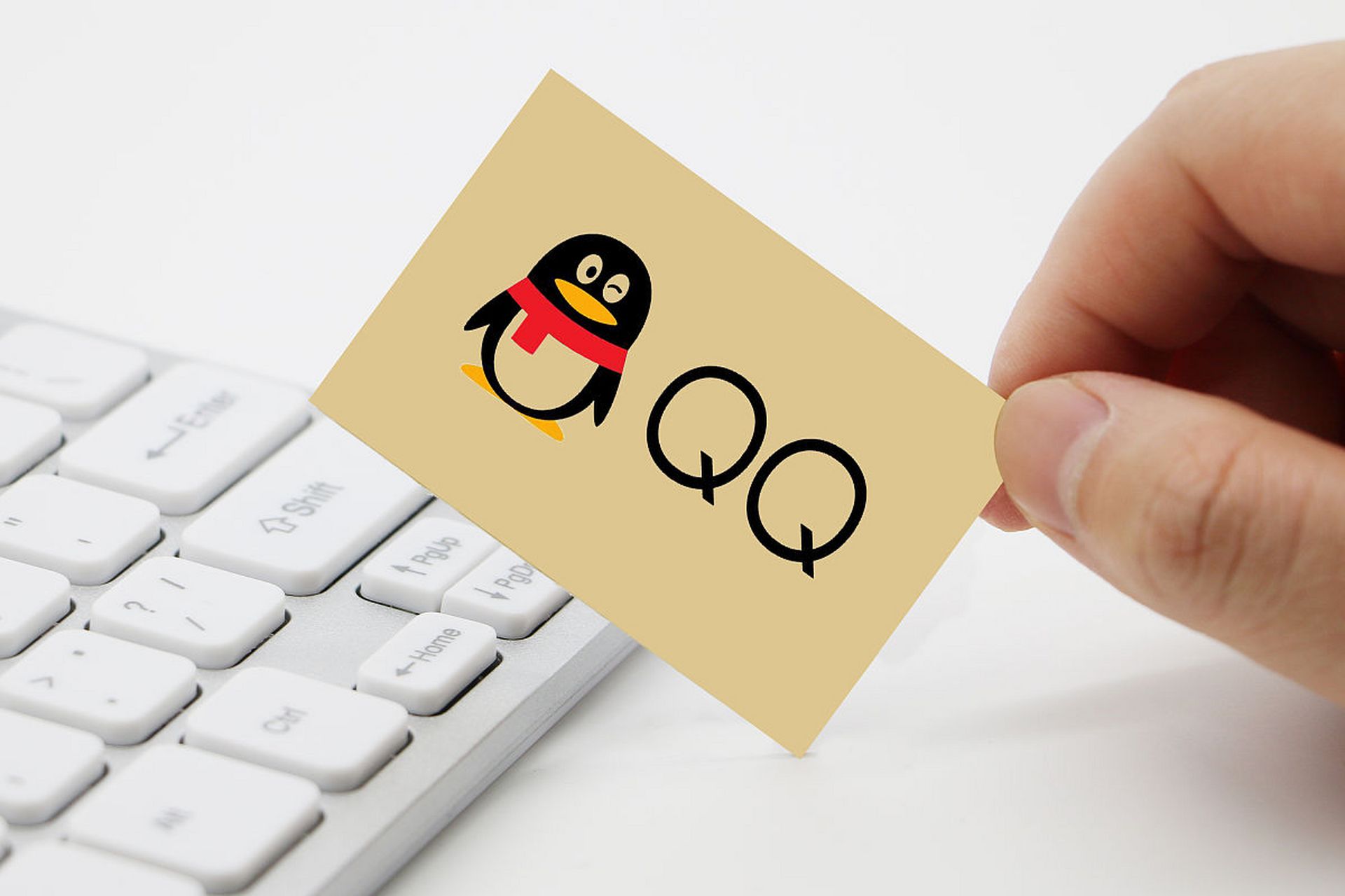 当年qq火了成就了多少爱情,后来微信火了拆散了多少婚姻,六毛钱的长途