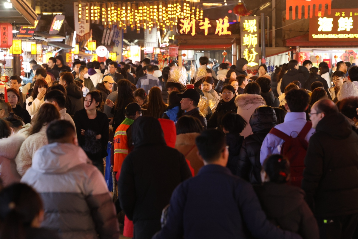 武汉最大的夜市步行街图片