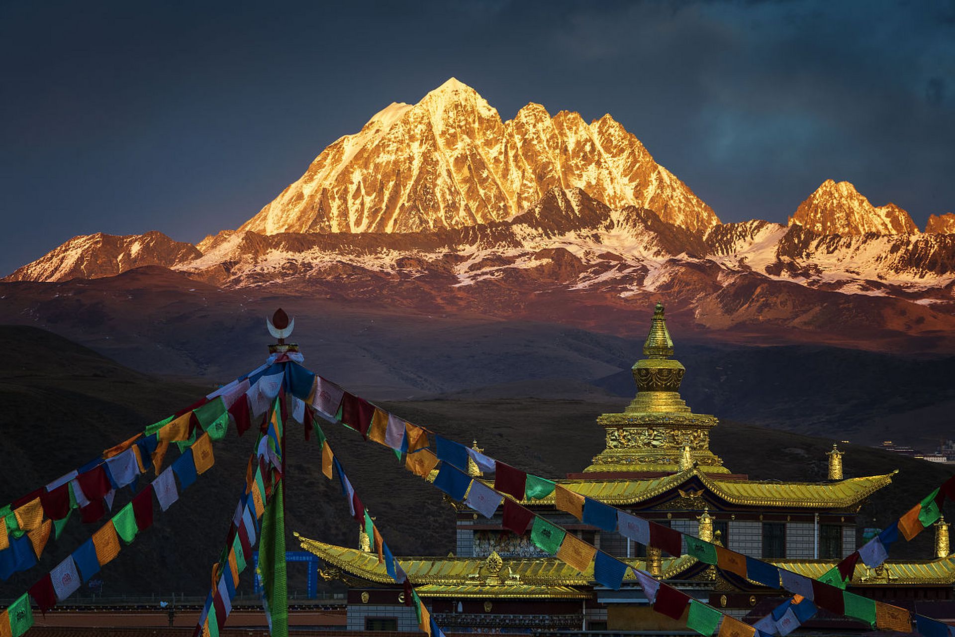我的假期这样玩#甘孜州雅拉雪山:是中国藏区四大神山之一,位于四川