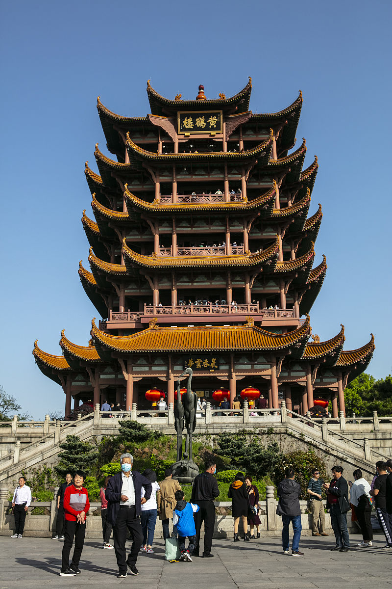 位于武汉市武昌区的蛇山之巅,是中国四大名楼之一