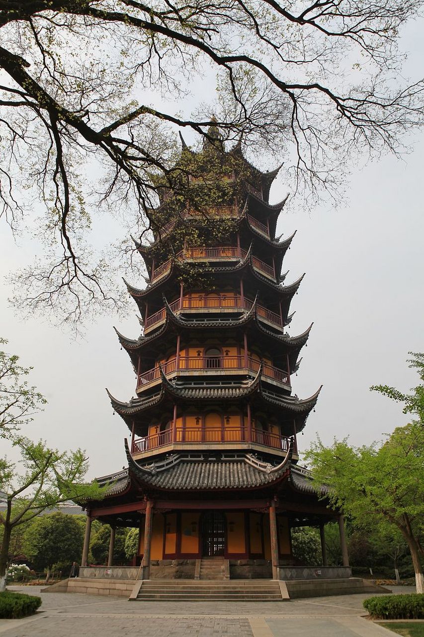 常州天宁宝塔,这座历史悠久的佛教圣地,坐落在常州市天宁禅寺内,地理