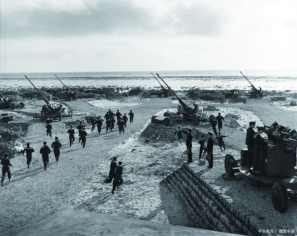 诺曼底登陆要靠登陆艇把人直接送上滩头,火力准备只有