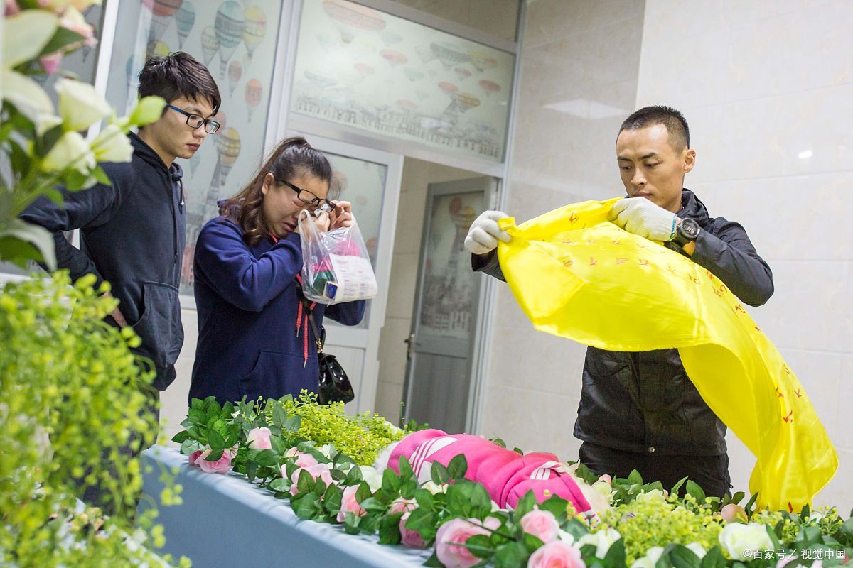 為何不能用手觸碰逝者遺體入殮師跟恐懼無關就算親人也不行