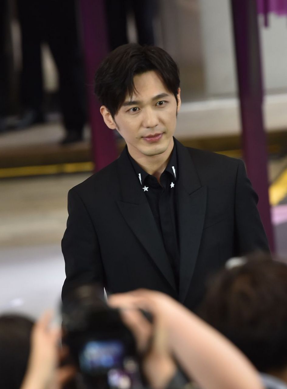 白宇这个下巴看得真的太让人出戏了,看久了甚至很像陈建斌.