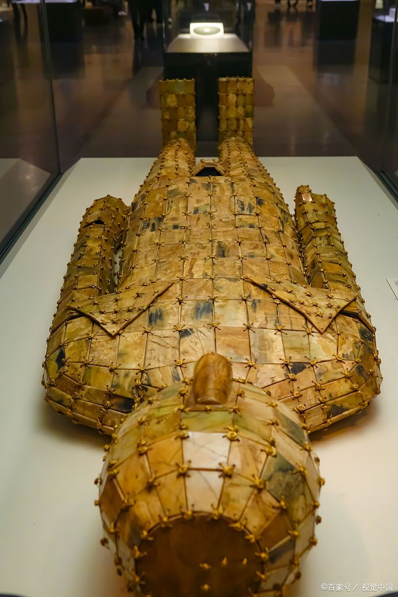 广州南越王博物馆珍藏的稀世之宝——"丝缕玉衣"