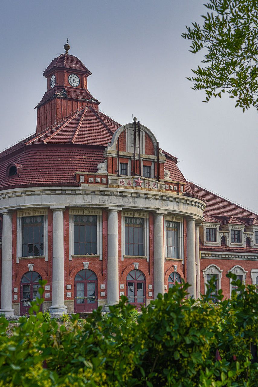 青岛胶澳总督府,这是一座历史悠久的建筑,曾是德国的总督府.