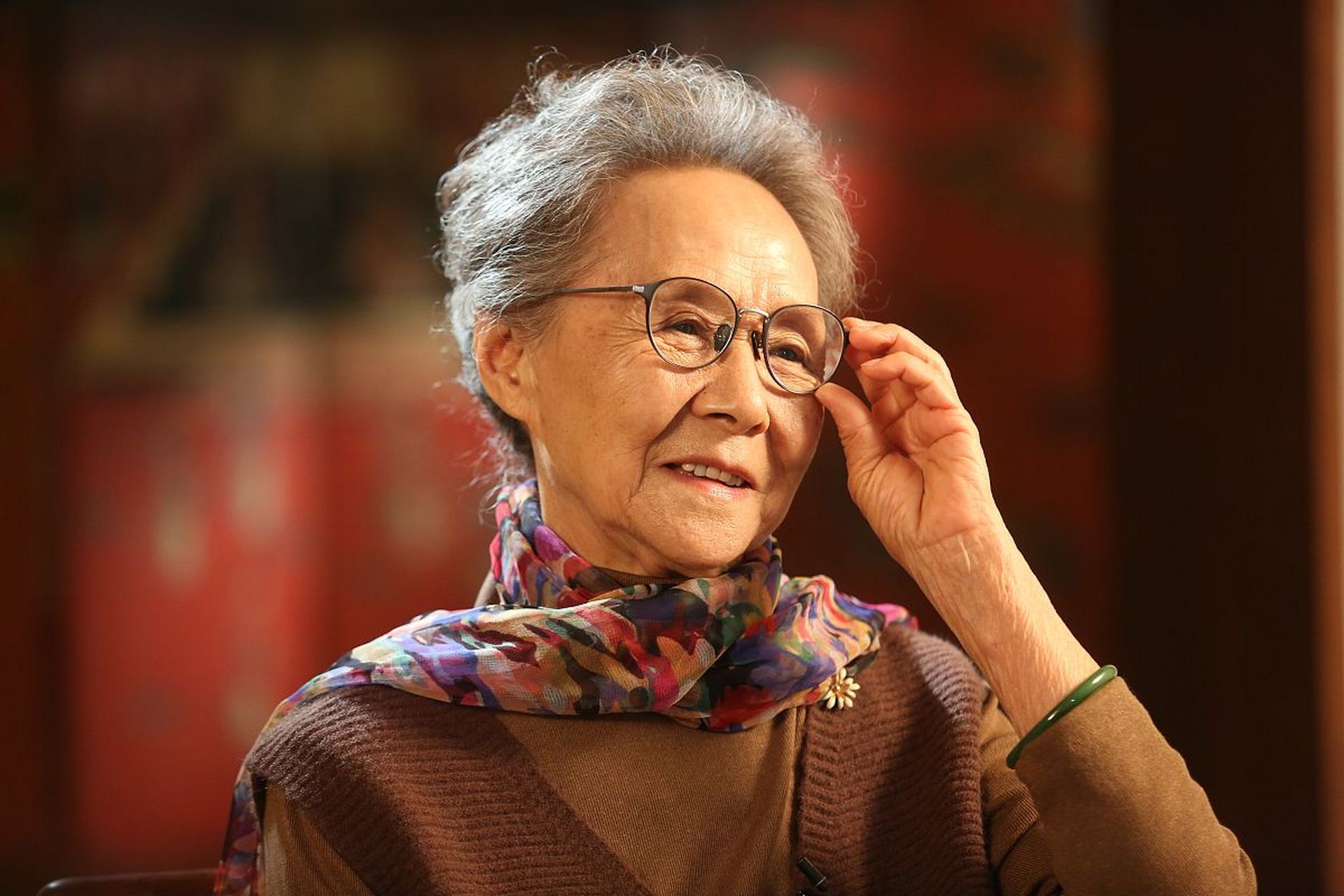 国民奶奶演员吴彦姝,已经84岁了,她依旧保持着优雅的风姿,岁月不败