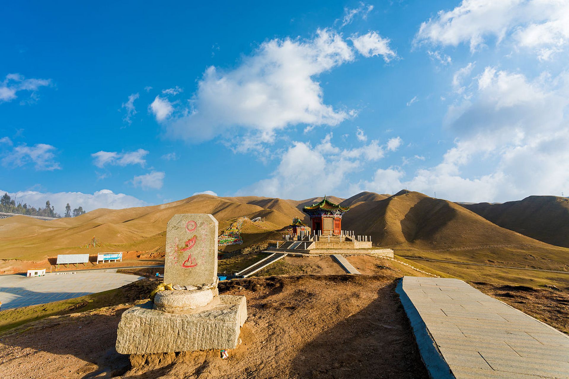 奇遇那拉提#天界台位于新疆那拉提地区的黑山头,是一个重要的古代