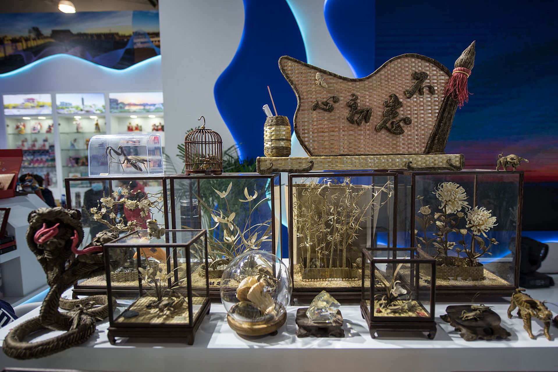 嬉行记# 在中国广袤的土地上,北海贝雕博物馆矗立着如同一座艺术殿堂