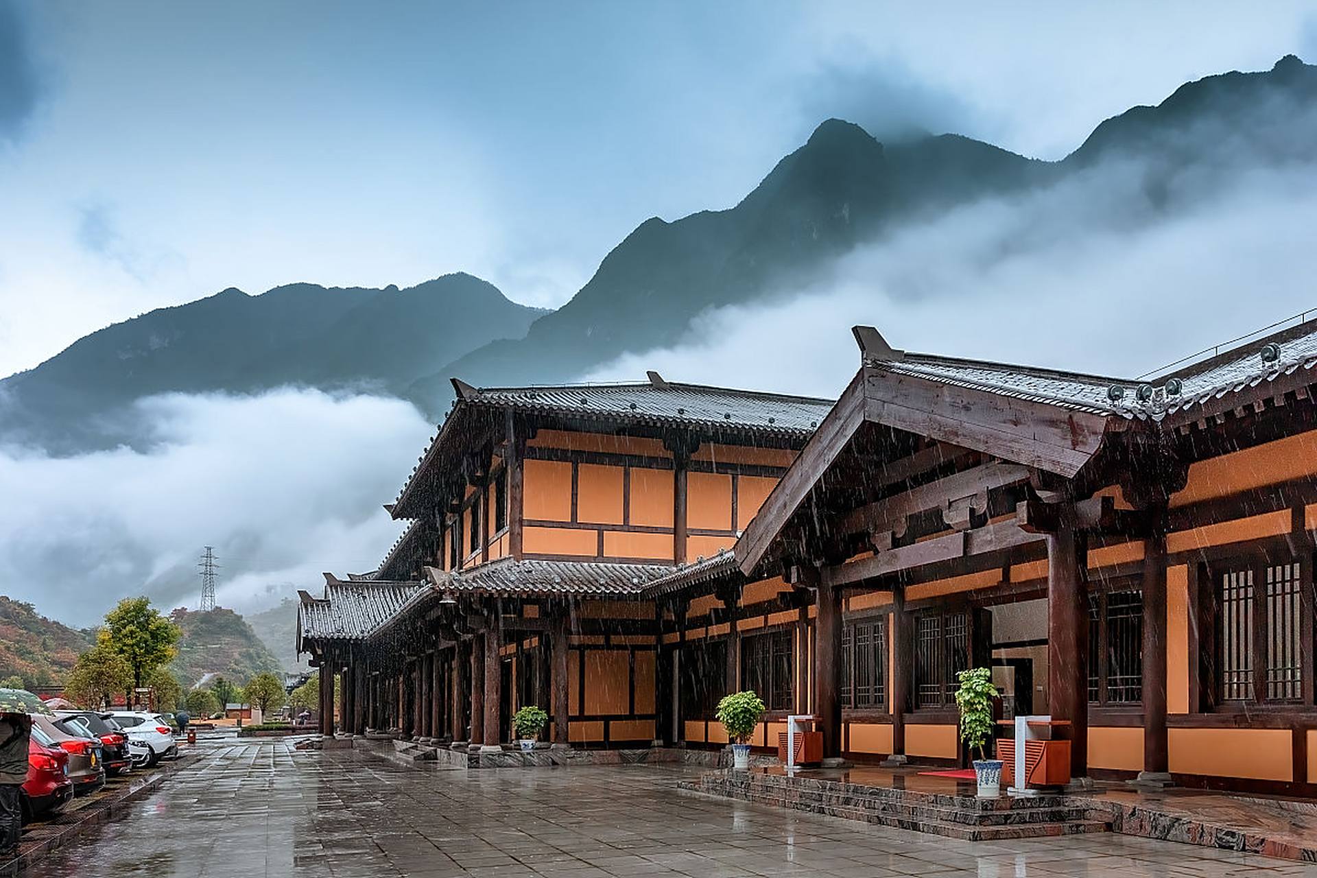 湖北省秭归县有一个镇叫做香溪镇,有条河叫做香溪.