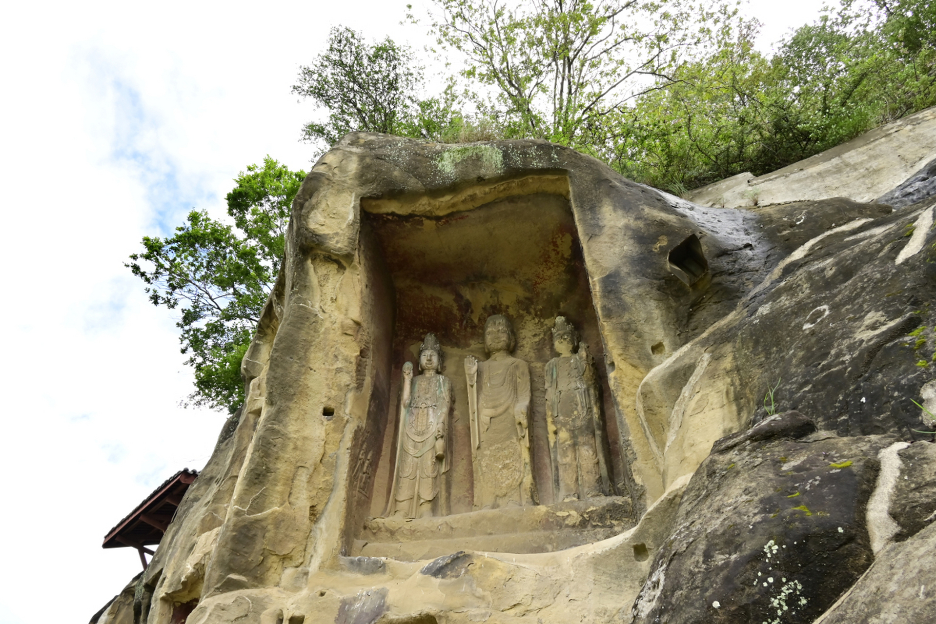 知识创作挑战赛# 广元千佛崖摩崖造像 现存龛窟950余龛,造像7000余尊