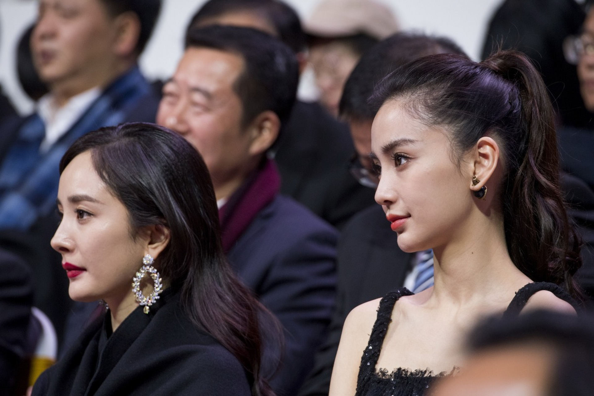 这组杨幂和杨颖的怼脸侧颜生图,各有各的美!你怎么看呢?#ai共创计划