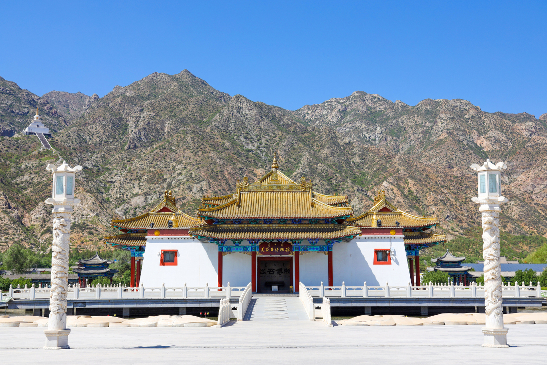 这处坐落于内蒙古包头市土默特右旗的古老城堡,犹如一颗璀璨的明珠