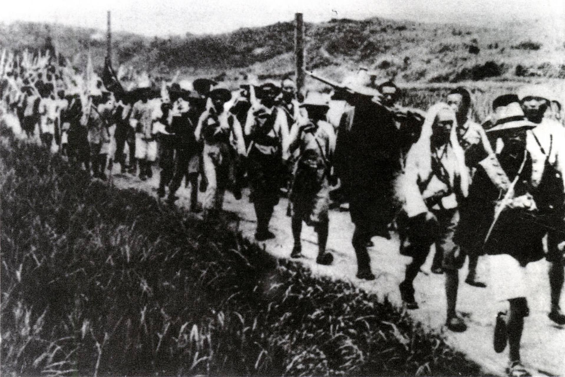 红十三军是当时由中央军委列入正式序列的全国14支红军之一,全盛时期