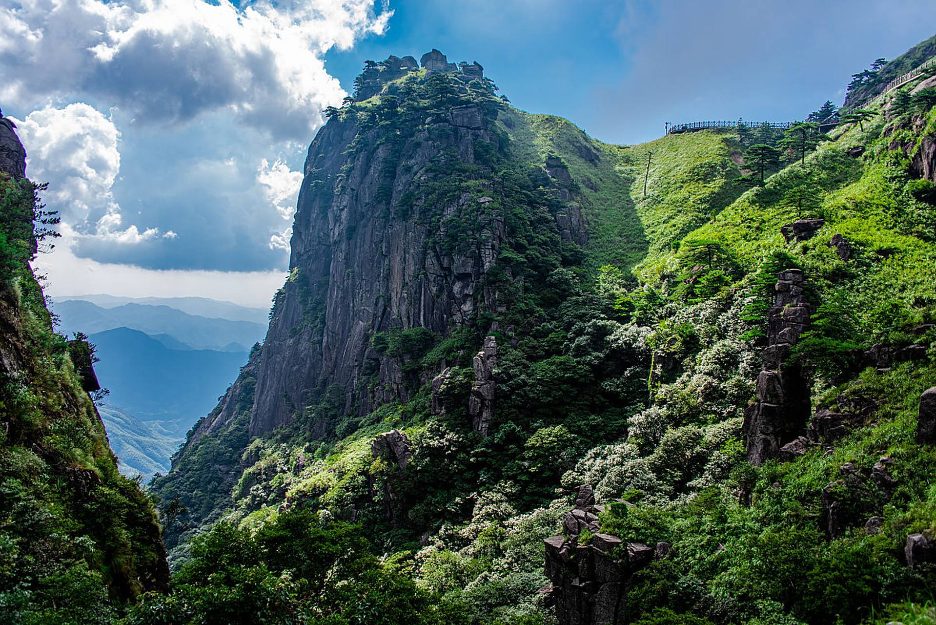 行南走北,无限江山,风景如画. 无限江山任我行,诗情画意在远方.