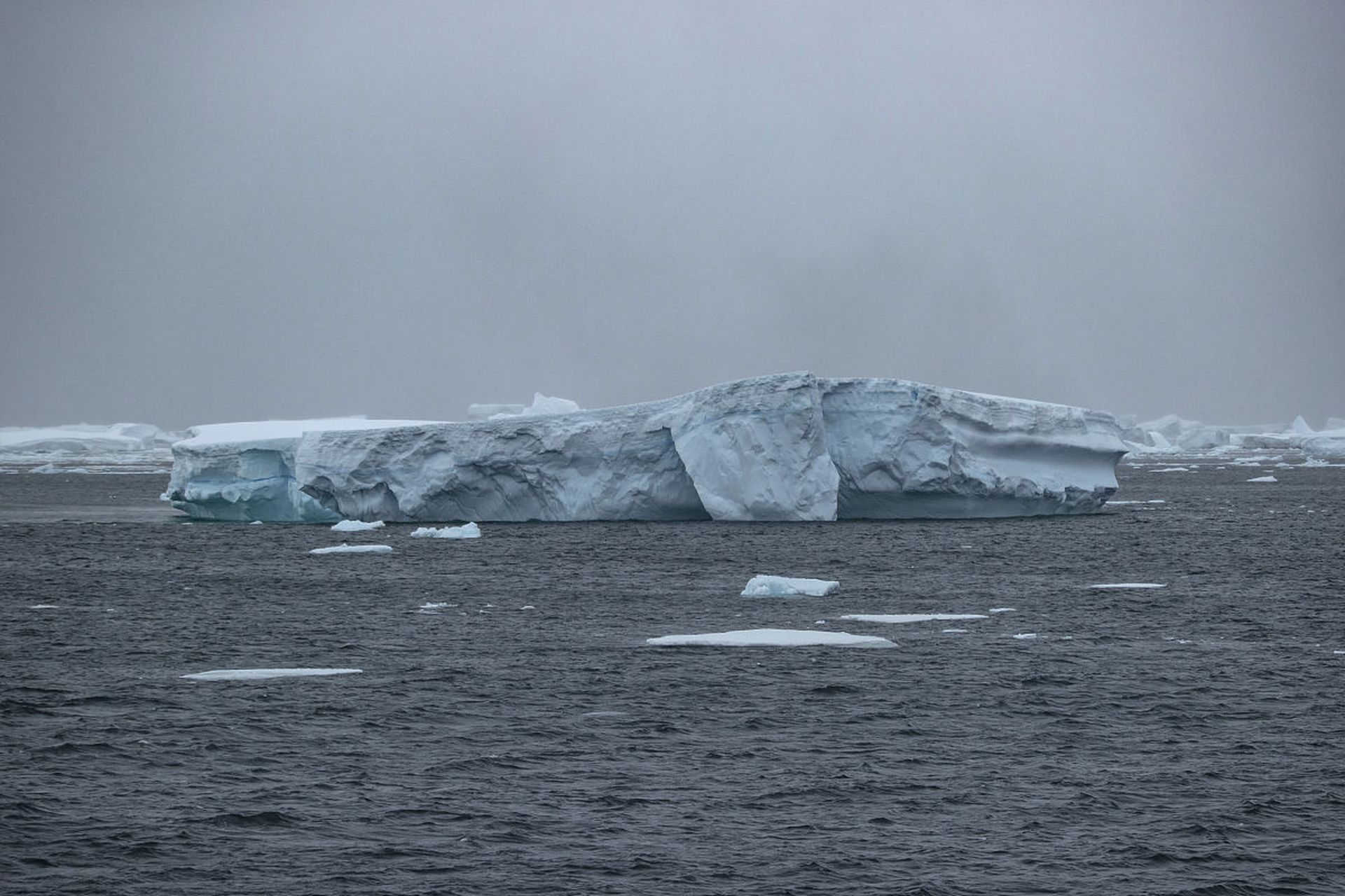 百慕大三角洲(the bermuda triangle)是集合神秘事件的重要地标之一