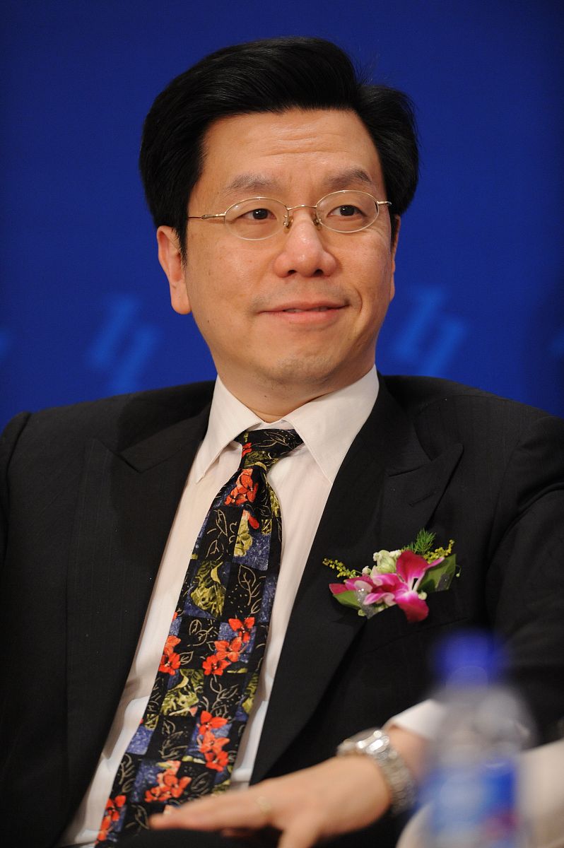 2005年,李开复跳槽到谷歌,出任全球副总裁兼大中华区总裁,"谷歌"这个