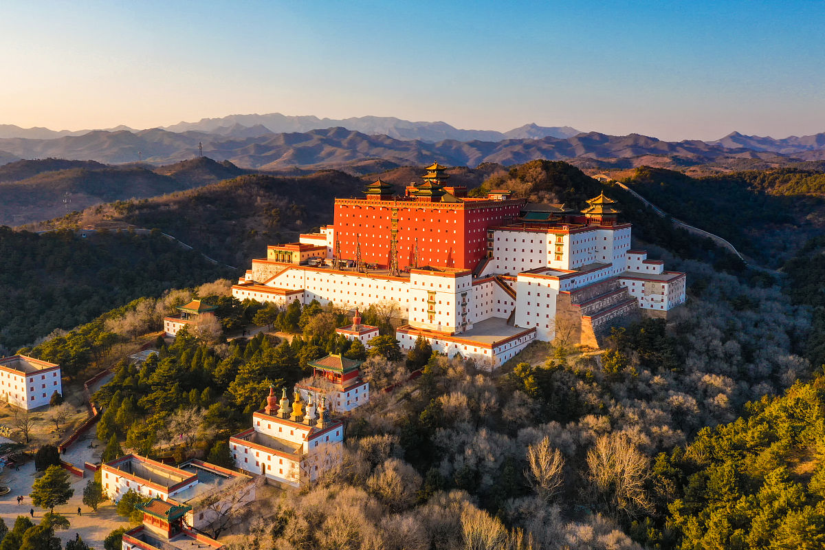 承德普陀宗乘之庙:乾隆皇帝的寿辰献礼,藏传佛教的华北之心