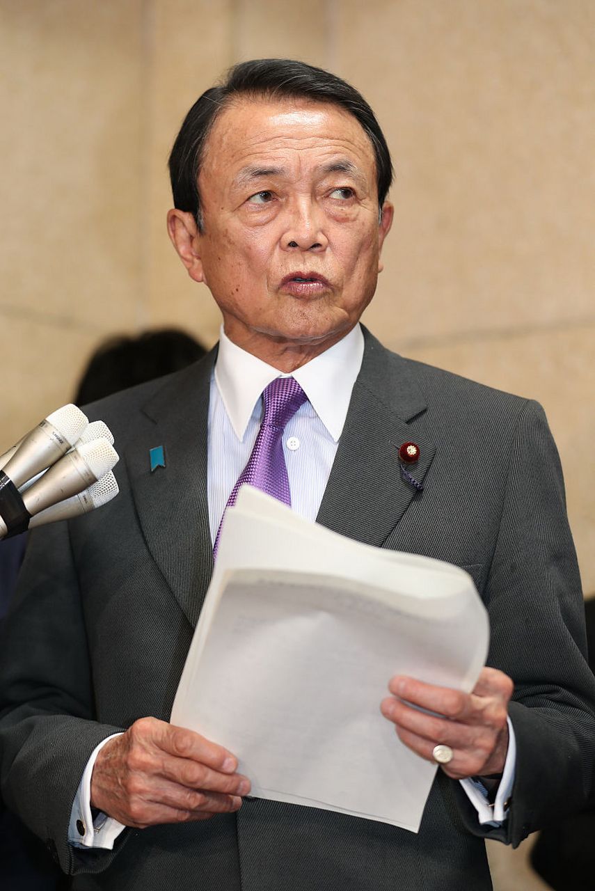 为了"迎接"麻生太郎跑去宝岛,解放军的大批战机在台海巡航.