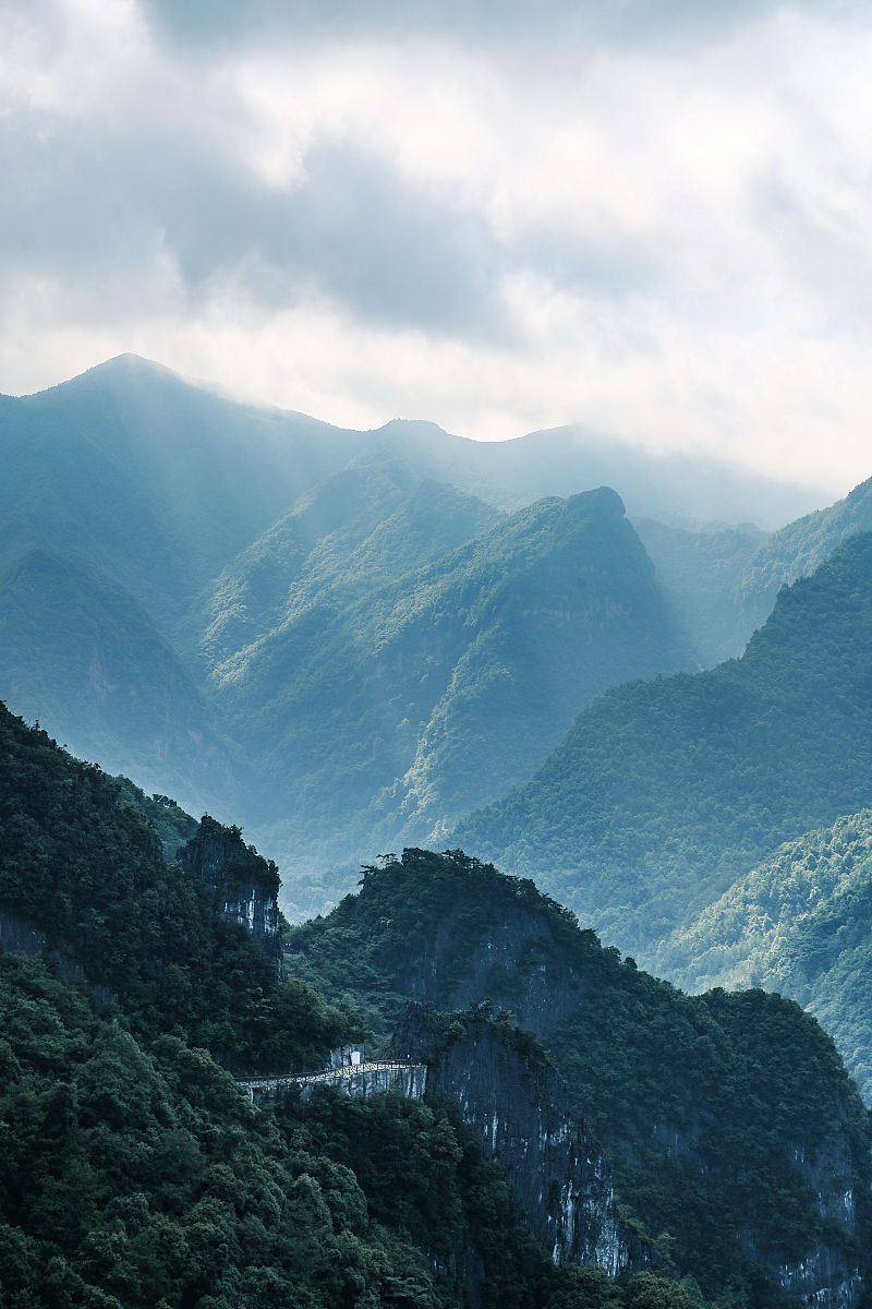重庆的涪陵武陵山大裂谷,成功升级国家5a级旅游景区了,以其独特的自然