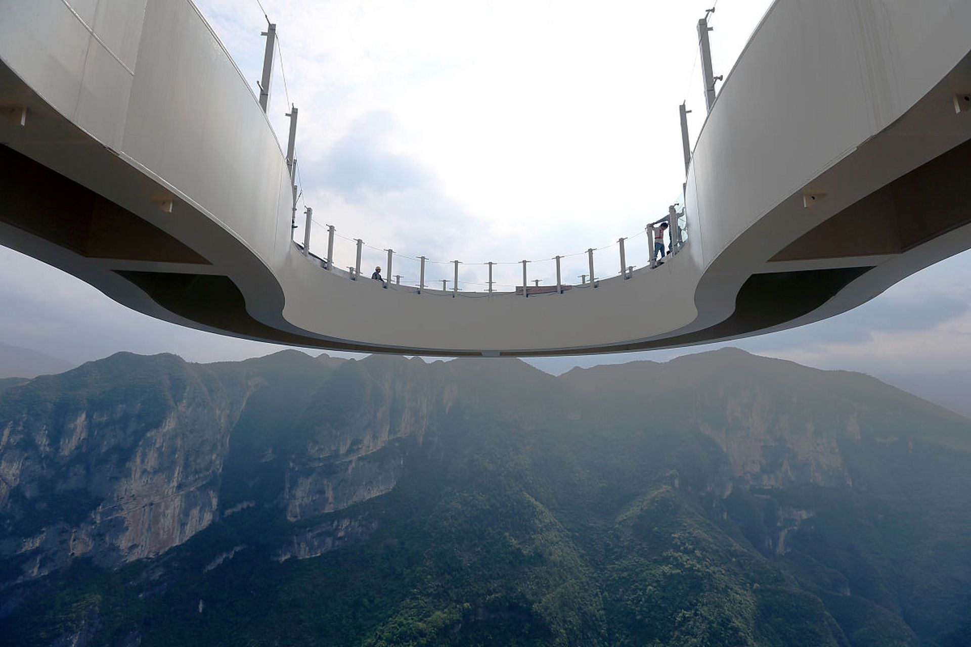 青岛优化营商环境# 重庆云端观景台位于重庆市渝中区,是一处享有美鲻