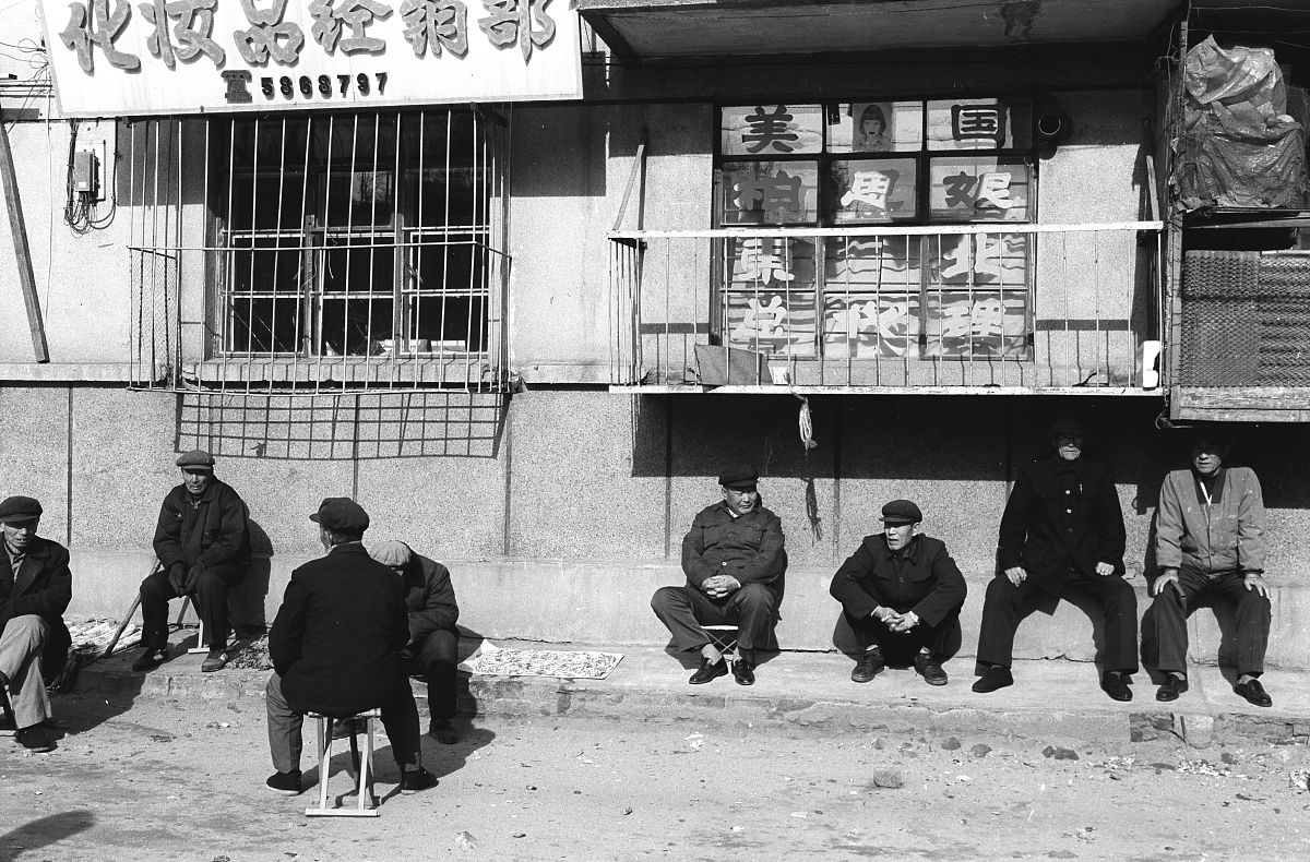 在20世纪80年代,有这样一张珍贵的照片留存至今,照片里是一位年轻漂亮