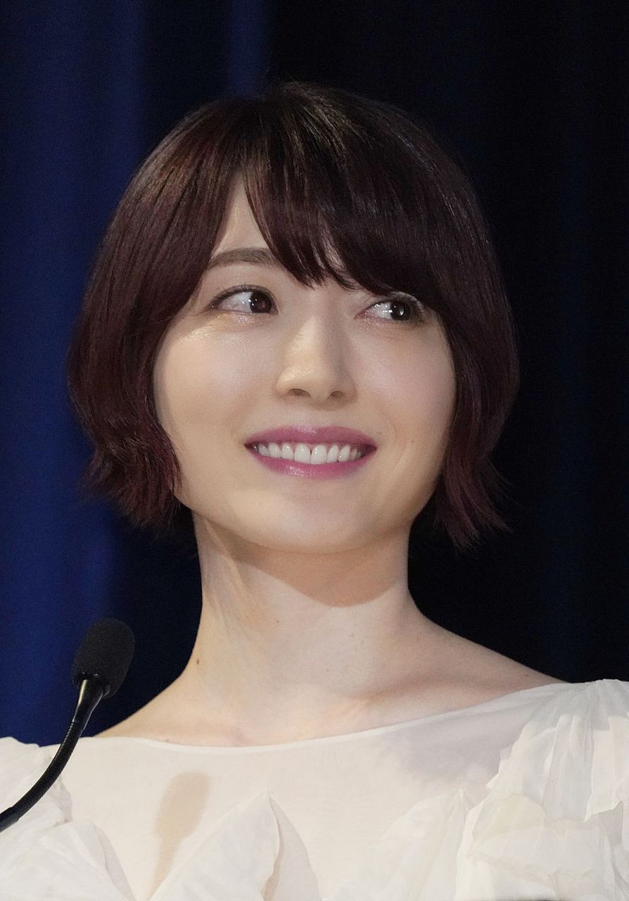 新垣结衣# #花泽香菜# 日本十大宅男女神排行榜: 第一名:新垣结衣